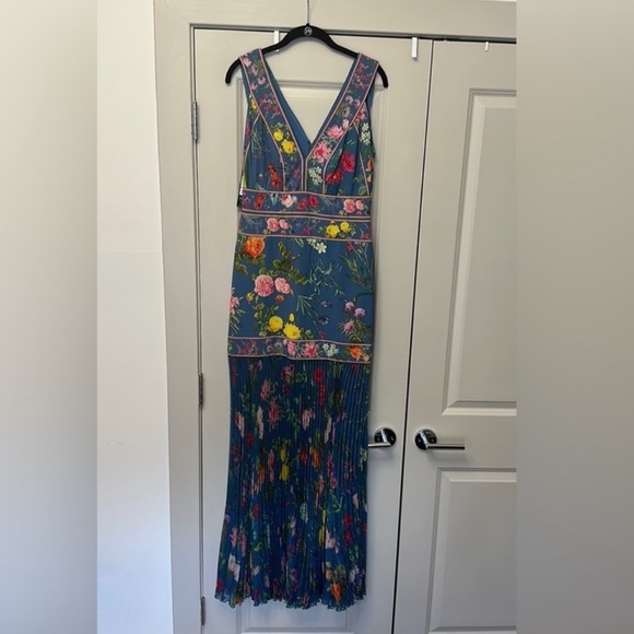 NWT Tadashi Shoji pleated floral dress - Picture 2 of 4